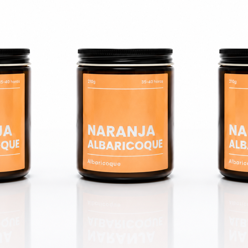 Vela artesanal cera de soja y fragancias de grasse, sin tóxicos, natural, aroma a albaricoque, presentada en caja de madera, perfecta para aromatizar tu hogar y para regalar