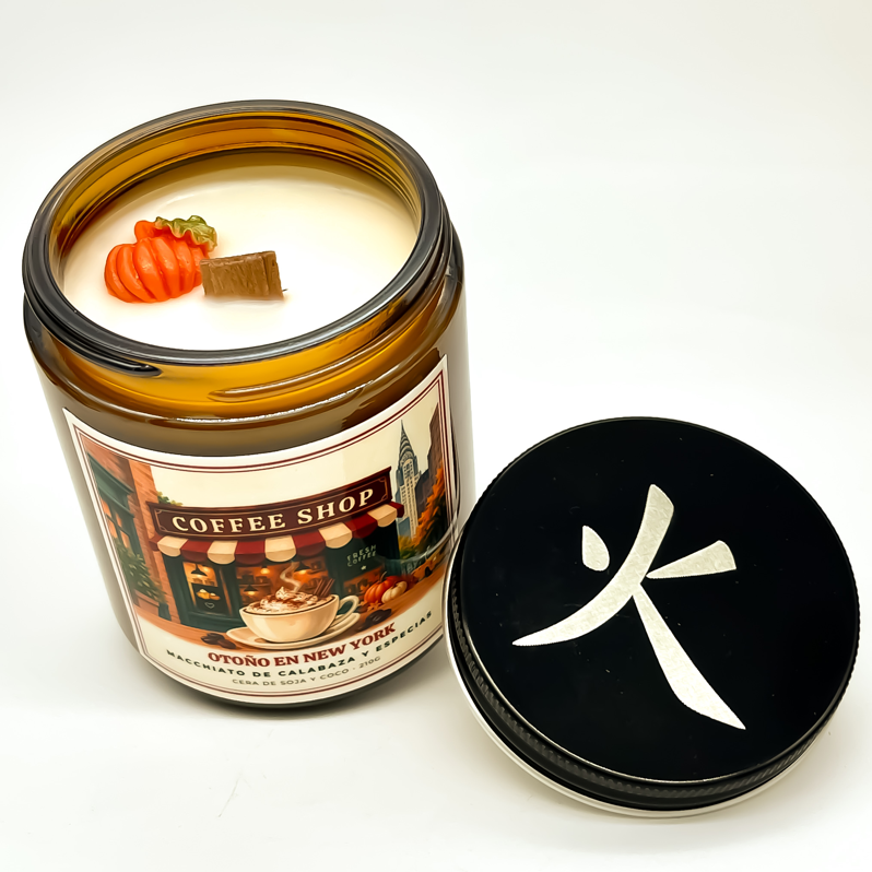 Vela otoño en new york abierta, con mecha de madera y decoración de calabaza