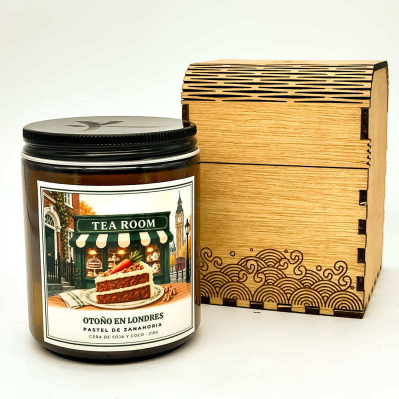 Vela otoño en Londres con aroma a carrot cake presentada en su caja de madera reutilizable